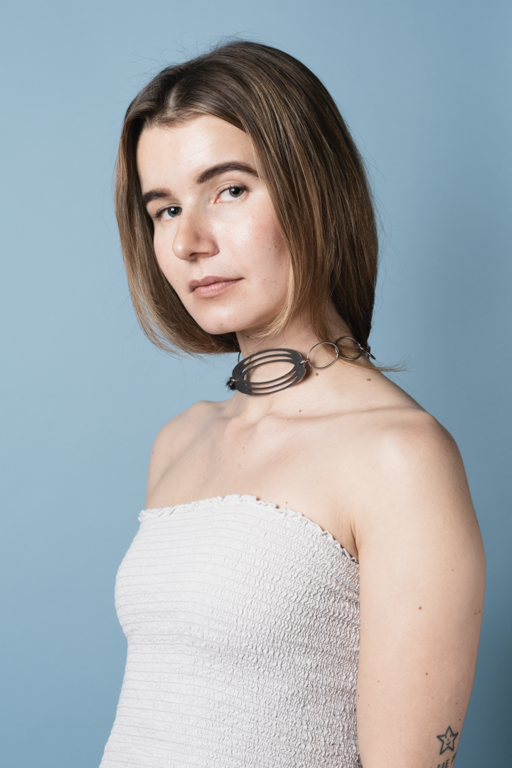 Headshot of DJ Vera Amberg